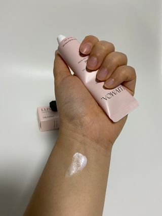 러브모아 향수 고체향수 승무원 고체향수 바르는 향수 니치향수 도손 우드세이지 앤 씨솔트 — 4.5점을 준 리뷰어가 2023년 1월 올린 사용 사진