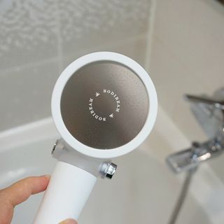 바디빔 더블클린 비타 샤워기 — 5점을 준 리뷰어가 2021년 8월 올린 사용 사진