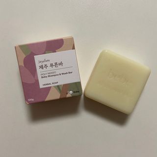 제주인디 제주 푸른바 폴리인디고 베이비 샴푸&워시 — 3점을 준 리뷰어가 2021년 12월 올린 사용 사진