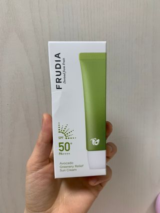[후르디아] 민감피부를 위한 무기자차 논나노 아보카도 선크림 — 5점을 준 리뷰어가 2023년 4월 올린 사용 사진