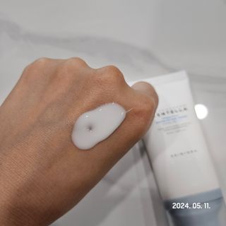 [스킨1004] 마다가스카르 센텔라 히알루-시카 워터핏 선세럼 50ml — 5점을 준 리뷰어가 2024년 5월 올린 사용 사진