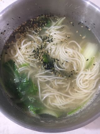 [한면원] 잔치국수 2인분 — 5점을 준 리뷰어가 2023년 3월 올린 사용 사진