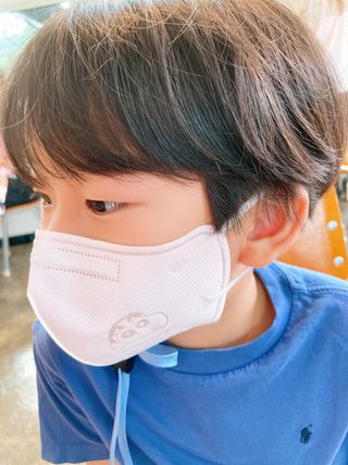 [숨그림]  덴탈마스크 짱구 우리아이 그리고 내가 쓰는 믿을수있는 케릭터 마스크  16종 — 5점을 준 리뷰어가 2021년 10월 올린 사용 사진