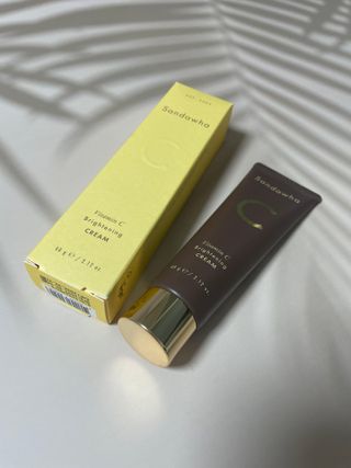 산다화 비타민C 화이트닝 크림 — 5점을 준 리뷰어가 2023년 10월 올린 사용 사진
