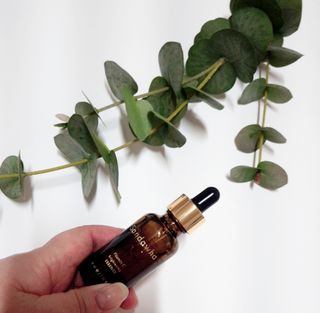 스킨큐어 산다화 비타민c 화이트닝 에센스 30ml — 5점을 준 리뷰어가 2022년 3월 올린 사용 사진