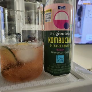 더그레잇티 콤부차 [매일유업] 더그레잇티 44kcal 콤부차 300ml *12개입 (오리지널 6개+베리리치 6개) — 5점을 준 리뷰어가 2023년 8월 올린 사용 사진