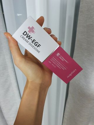 이지듀 DW-EGF 크림 다이브좀_콜라겐이 쏙쏙, 탄력피부로 다이빙 — 5점을 준 리뷰어가 2021년 2월 올린 사용 사진