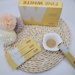 디오르 파인화이트 — 4점을 준 리뷰어가 2021년 12월 올린 사용 사진