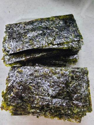 [해림맛김] 들기름에 구운 바삭바삭 김 4종 세트 + 1종 랜덤발송 총5개입 — 5점을 준 리뷰어가 2021년 2월 올린 사용 사진