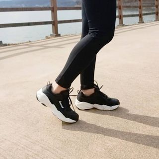 풋테크 지압신발 풋테크 건강 지압 운동화 FT20 — 5점을 준 리뷰어가 2021년 2월 올린 사용 사진