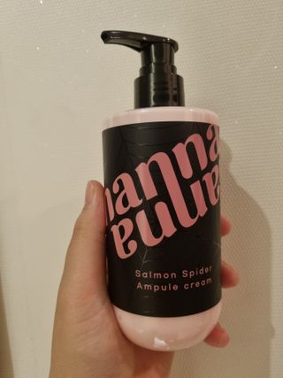 난나 살몬 스파이더 검버섯 미백 톤업 화이트닝 연어 앰플 크림 300ml 대용량 — 5점을 준 리뷰어가 2022년 9월 올린 사용 사진