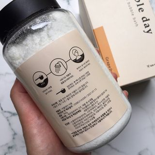 버블데이 아로마/과일 거품 입욕제 — 5점을 준 리뷰어가 2021년 7월 올린 사용 사진