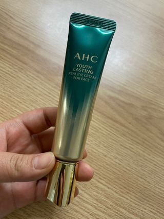 [NEW 탄력유턴 아이크림] AHC 유스 래스팅 리얼 아이크림 포 페이스 — 5점을 준 리뷰어가 2021년 3월 올린 사용 사진