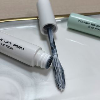 엔트로피메이크업 터프 브로우리프트펌 — 2점을 준 리뷰어가 2021년 11월 올린 사용 사진