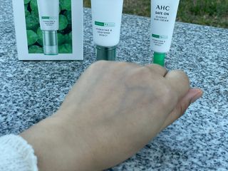 [AHC] 세이프온 에센스 선크림 올리브영 스페셜 증정 기획세트 — 5점을 준 리뷰어가 2022년 6월 올린 사용 사진
