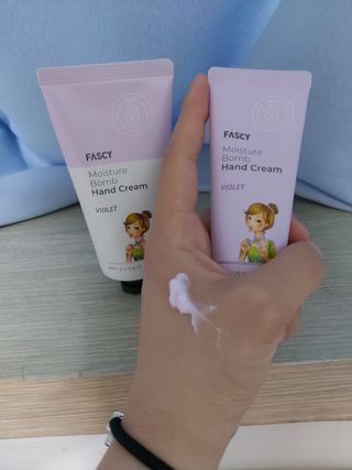 파시 FASCY 高保湿ハンドクリーム40ml+80ml セット — 4.5점을 준 리뷰어가 2021년 7월 올린 사용 사진