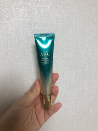 [NEW 탄력유턴 아이크림] AHC 유스 래스팅 리얼 아이크림 포 페이스 — 5점을 준 리뷰어가 2021년 2월 올린 사용 사진