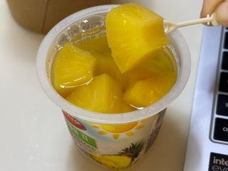 돌 MF[Dole] 파인애플컵/망고컵/복숭아컵 198g 6입X1박스 (맛 1가지 랜덤 발송) — 5점을 준 리뷰어가 2024년 10월 올린 사용 사진