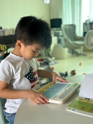 크레타탭 차세대 사고력 유아수학 학습기 페이퍼 태블릿 — 5점을 준 리뷰어가 2023년 10월 올린 사용 사진