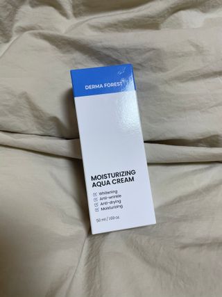 더마포레스트 모이스처라이징 아쿠아크림 / 수분크림 히알루론산 펩타이드 보습 미백 주름개선 — 5점을 준 리뷰어가 2021년 6월 올린 사용 사진