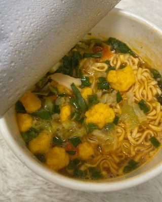 NISSIN 닛신 컵누들  4종 - 씨푸드오리지날, 씨푸드 스파이시, 씨푸드 커리, 씨푸드 XO소스 — 5점을 준 리뷰어가 2023년 1월 올린 사용 사진