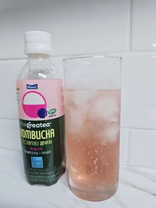더그레잇티 콤부차 [매일유업] 더그레잇티 44kcal 콤부차 300ml *12개입 (오리지널 6개+베리리치 6개) — 5점을 준 리뷰어가 2023년 7월 올린 사용 사진