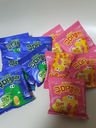 브이푸드 야쿠르트 구미젤리 — 5점을 준 리뷰어가 2021년 4월 올린 사용 사진