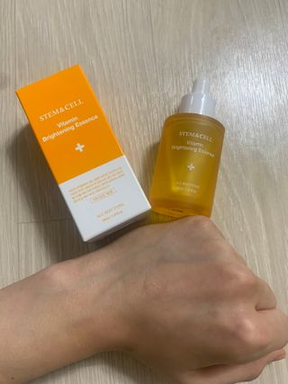 체르엠 스템앤셀 비타민 브라이트닝 에센스 30ml 1개 — 5점을 준 리뷰어가 2021년 11월 올린 사용 사진