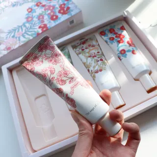 더사가오브수 [사가수] 사계절 원료를 담아내어 진한 보습을 선사하는, 효혜윤 보태니컬 에너지 핸드크림 세트 — 5점을 준 리뷰어가 2023년 3월 올린 사용 사진