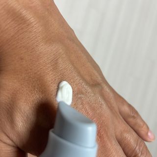 [스킨1004] 마다가스카르 센텔라 히알루-시카 워터핏 선세럼 50ml — 5점을 준 리뷰어가 2024년 5월 올린 사용 사진