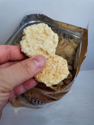 미즈꼬레아 치즈맛 누룽지크리스피 — 5점을 준 리뷰어가 2022년 3월 올린 사용 사진