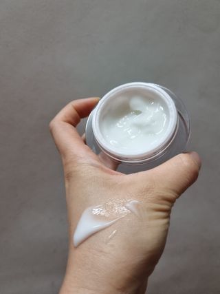 프리마인 바르기만 하면 철벽 스킨케어+24시간 마스크팩 효과. 셀라브 리제너레이팅 시스템 부스터+크림 세트 — 3.5점을 준 리뷰어가 2023년 7월 올린 사용 사진