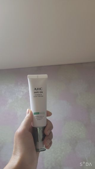 [AHC] 세이프온 에센스 선크림 올리브영 스페셜 증정 기획세트 — 5점을 준 리뷰어가 2022년 6월 올린 사용 사진