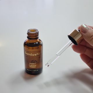 스킨큐어 산다화 비타민c 화이트닝 에센스 30ml — 5점을 준 리뷰어가 2023년 7월 올린 사용 사진