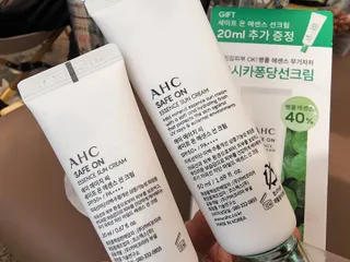 [AHC] 세이프온 에센스 선크림 올리브영 스페셜 증정 기획세트 — 5점을 준 리뷰어가 2022년 6월 올린 사용 사진