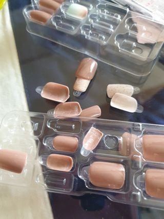 데싱디바 매직프레스 레귤러 스퀘어_6종 중 택 1 — 4점을 준 리뷰어가 2021년 9월 올린 사용 사진
