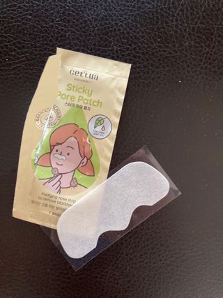 세뚜아(Cettua) 세뚜아 스티키 포어 패치 Cettua Sticky Pore Patch — 5점을 준 리뷰어가 2023년 8월 올린 사용 사진
