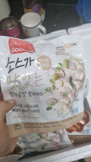 굽네몰 [굽네] 소스가 맛있는 닭가슴살 슬라이스 4종 — 5점을 준 리뷰어가 2021년 11월 올린 사용 사진
