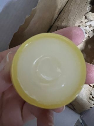 틱톡 [후르디아] 튼입술해결템 올리브영 블루베리 하이드레이팅 허니 립밤 — 5점을 준 리뷰어가 2024년 3월 올린 사용 사진