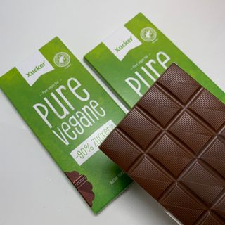 당류2g 자일리톨로 단맛을낸 슈카 퓨어비건 무설탕초콜릿 Xucker vegan 2개입 — 5점을 준 리뷰어가 2021년 4월 올린 사용 사진