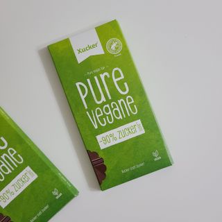 당류2g 자일리톨로 단맛을낸 슈카 퓨어비건 무설탕초콜릿 Xucker vegan 2개입 — 4점을 준 리뷰어가 2021년 4월 올린 사용 사진