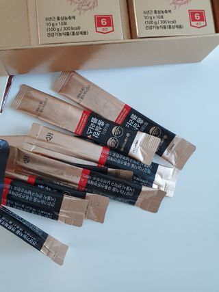 서울약사신협_투데이홍삼정플러스스틱_10g x 30포 — 5점을 준 리뷰어가 2021년 3월 올린 사용 사진