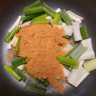 더밥  고추마녀 라볶이 +  나이스미 무설탕 현미후레이크 — 4점을 준 리뷰어가 2021년 10월 올린 사용 사진