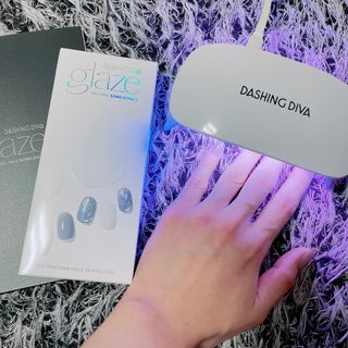 데싱디바 글레이즈 젤네일 포일 이펙트 네일_4종 중 택 1 — 4.5점을 준 리뷰어가 2021년 9월 올린 사용 사진