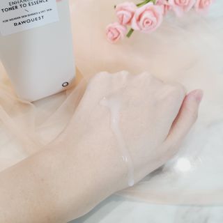 로우퀘스트 베리어 인핸싱 토너투에센스 200ml — 5점을 준 리뷰어가 2023년 10월 올린 사용 사진