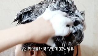심플리오 비오틴 탈모케어 샴푸 — 5점을 준 리뷰어가 2021년 7월 올린 사용 사진