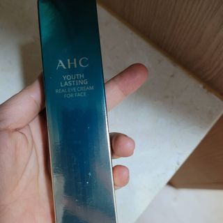 [NEW 탄력유턴 아이크림] AHC 유스 래스팅 리얼 아이크림 포 페이스 — 5점을 준 리뷰어가 2021년 2월 올린 사용 사진