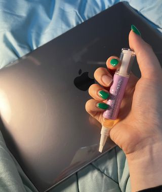 뷰젤 매직케어 네일솔루션 손발톱 보습 영양제 펜슬타입 5ml — 5점을 준 리뷰어가 2022년 3월 올린 사용 사진