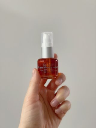 유니베르소 로즈힙 오일 15ml — 5점을 준 리뷰어가 2021년 4월 올린 사용 사진
