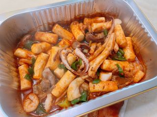 화끈한녀석들 새오똥400g 새우,오징어,똥집 볶음요리 소스,밀떡, 참기름 포함 — 5점을 준 리뷰어가 2022년 12월 올린 사용 사진
